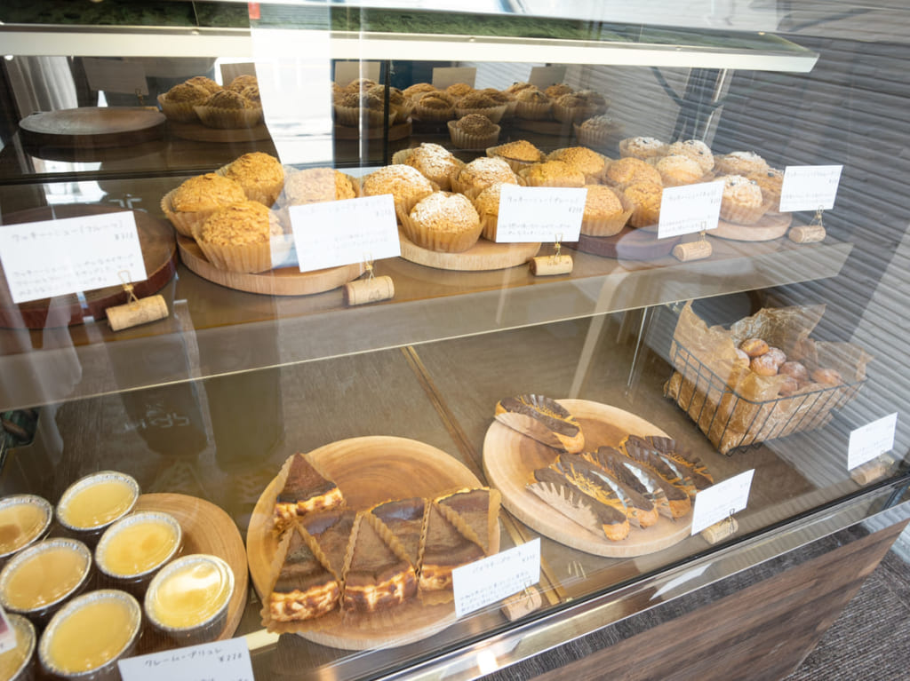 小路駅の洋菓子店custardのスイーツ