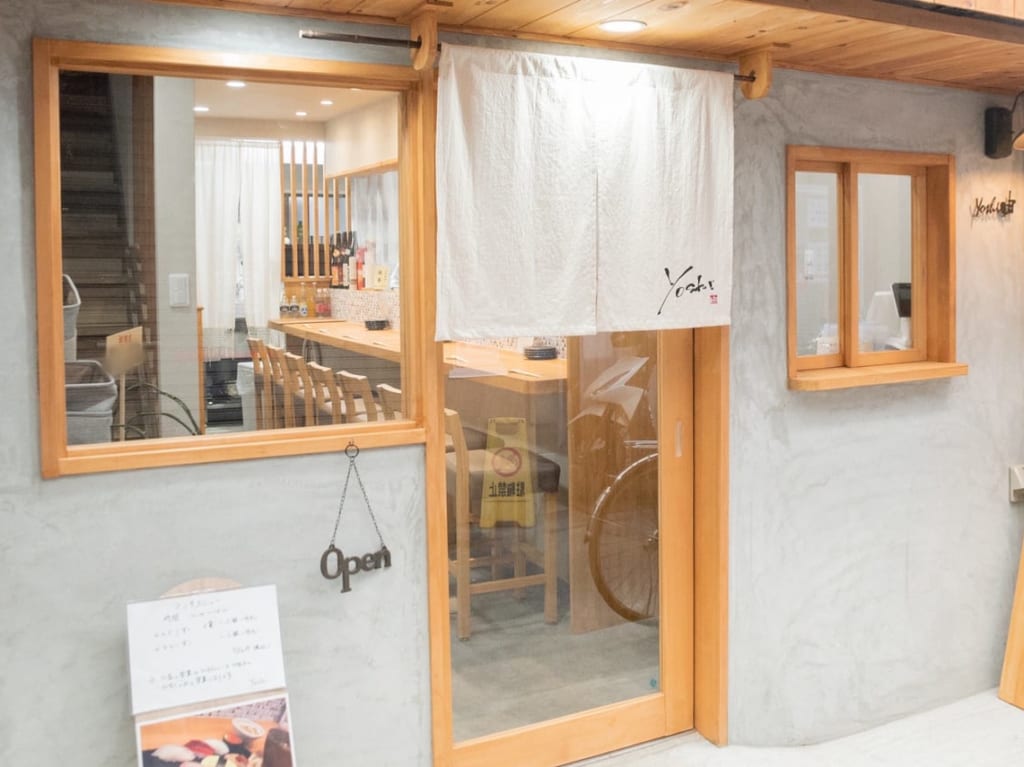 鶴橋商店街のyoshiの外観