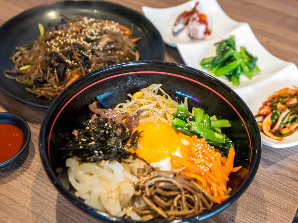 鶴橋駅近くの韓国料理店「順天4号店」