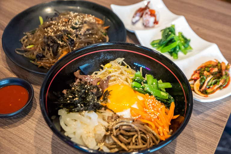 鶴橋駅近くの韓国料理店「順天4号店」