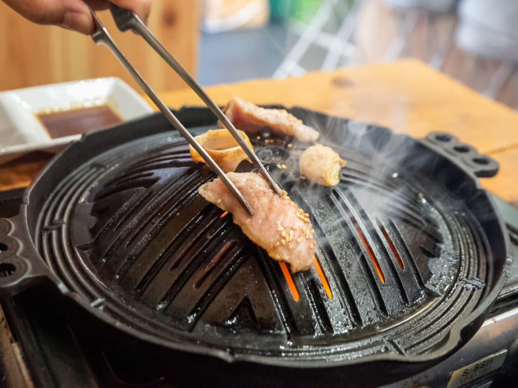 今里駅近くにオープンした豚ホルモン専門店「焼きとんホルモン いっとん」