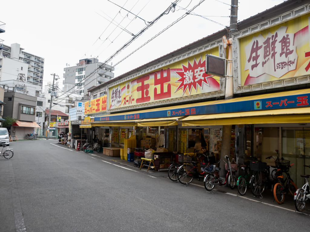 閉店するスーパー玉出玉造店