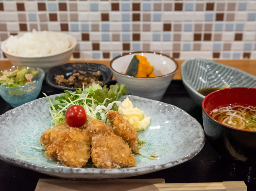 鶴橋駅近くにオープンしたおばんざい屋「ペレのごはん屋。」の日替わりランチ