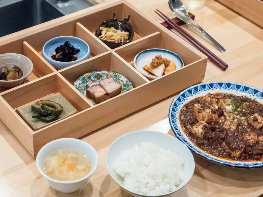 鶴橋駅近くの「台湾マダム」のランチ