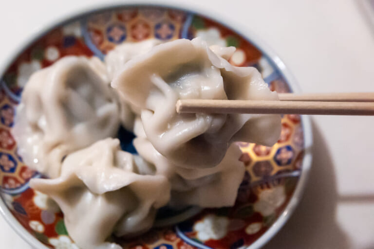 無人餃子販売の「貞観食品」の冷凍水餃子