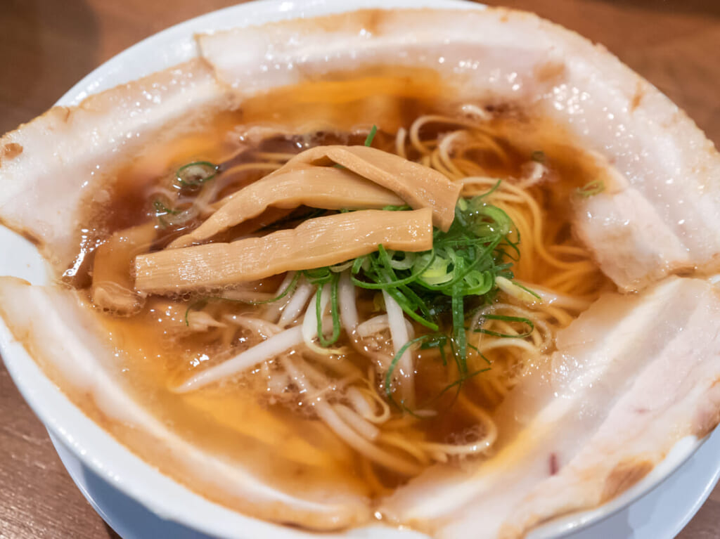 桃谷の商店街にオープンした「らーめん 虎やん」