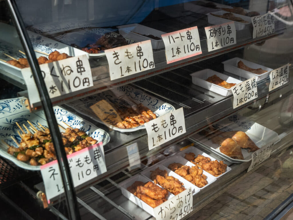 近鉄今里駅近くの鶏肉店「鳥芳商店」の焼鳥や唐揚げ