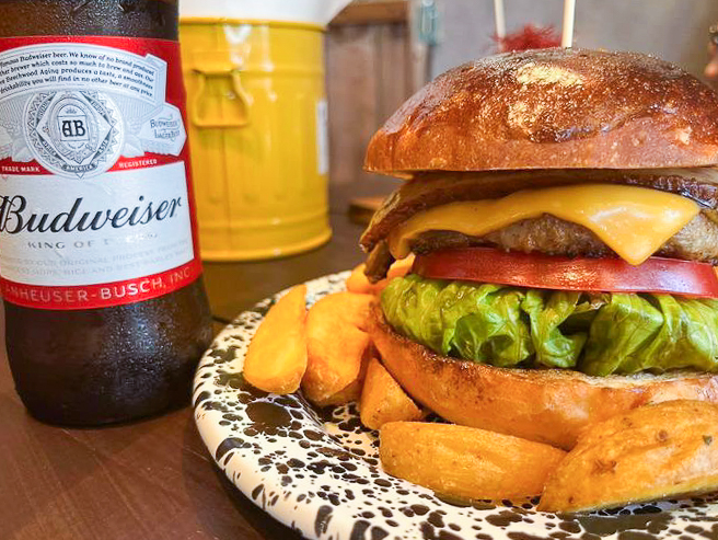 小路駅近くにオープンしたハンバーガー店、「BURGER CAMPBOYA」